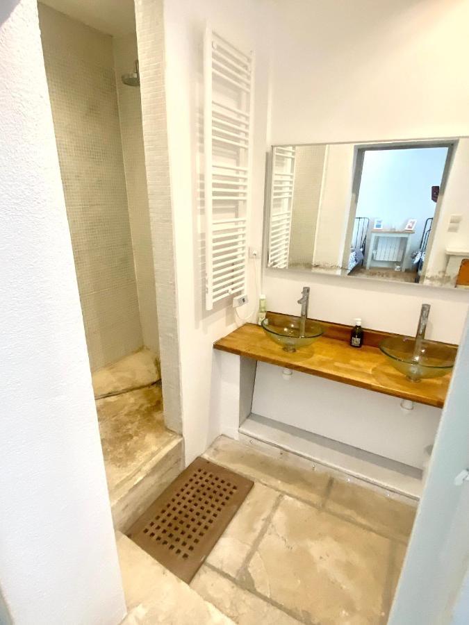 Auberge De La Croix Du Pape Èze Exteriör bild