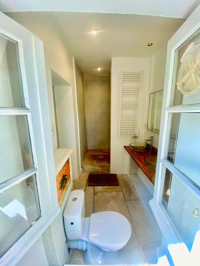 Auberge De La Croix Du Pape Èze Exteriör bild