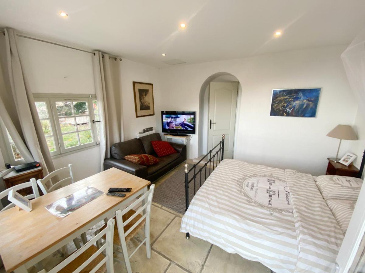 Auberge De La Croix Du Pape Èze Exteriör bild