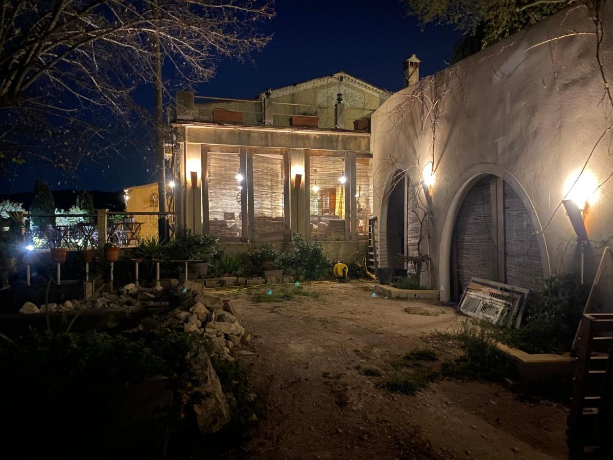 Auberge De La Croix Du Pape Èze Exteriör bild