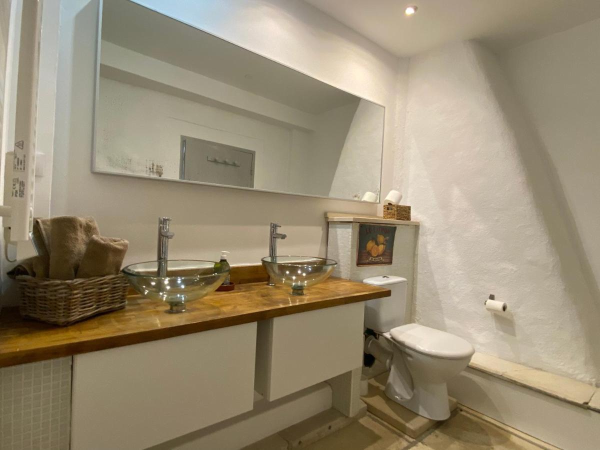 Auberge De La Croix Du Pape Èze Exteriör bild